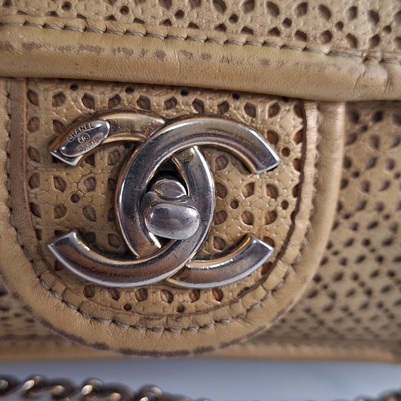 Chanel Gold Woven Women's Bag - Picture 8 of 14